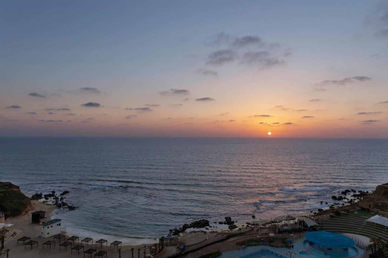 Ramada Resort Hadera Beach Esterno foto