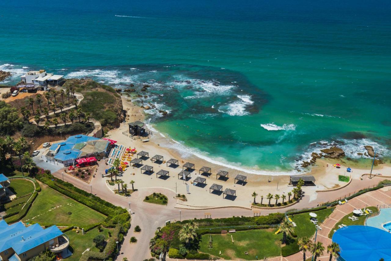 Ramada Resort Hadera Beach Esterno foto