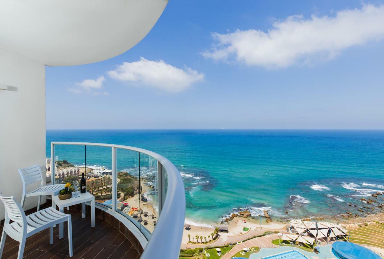 Ramada Resort Hadera Beach Esterno foto