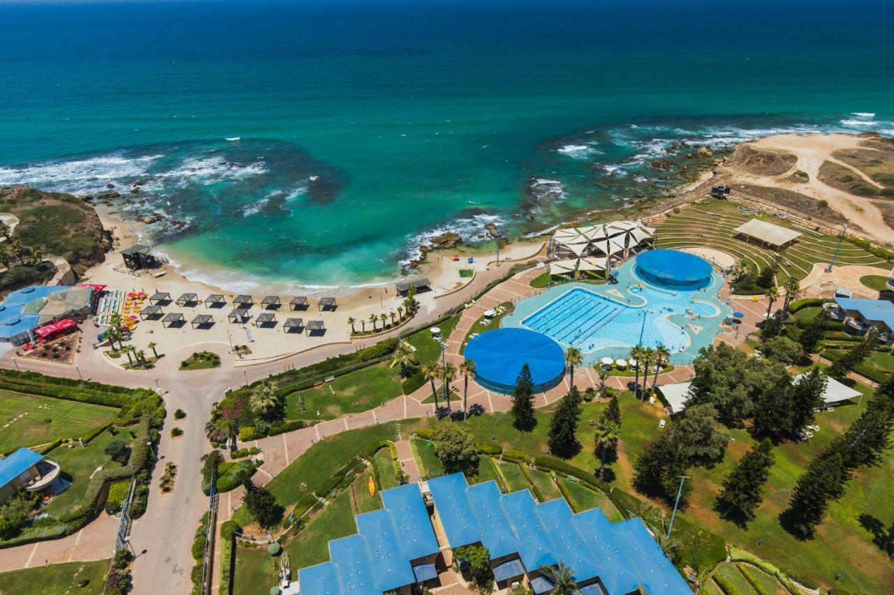 Ramada Resort Hadera Beach Esterno foto