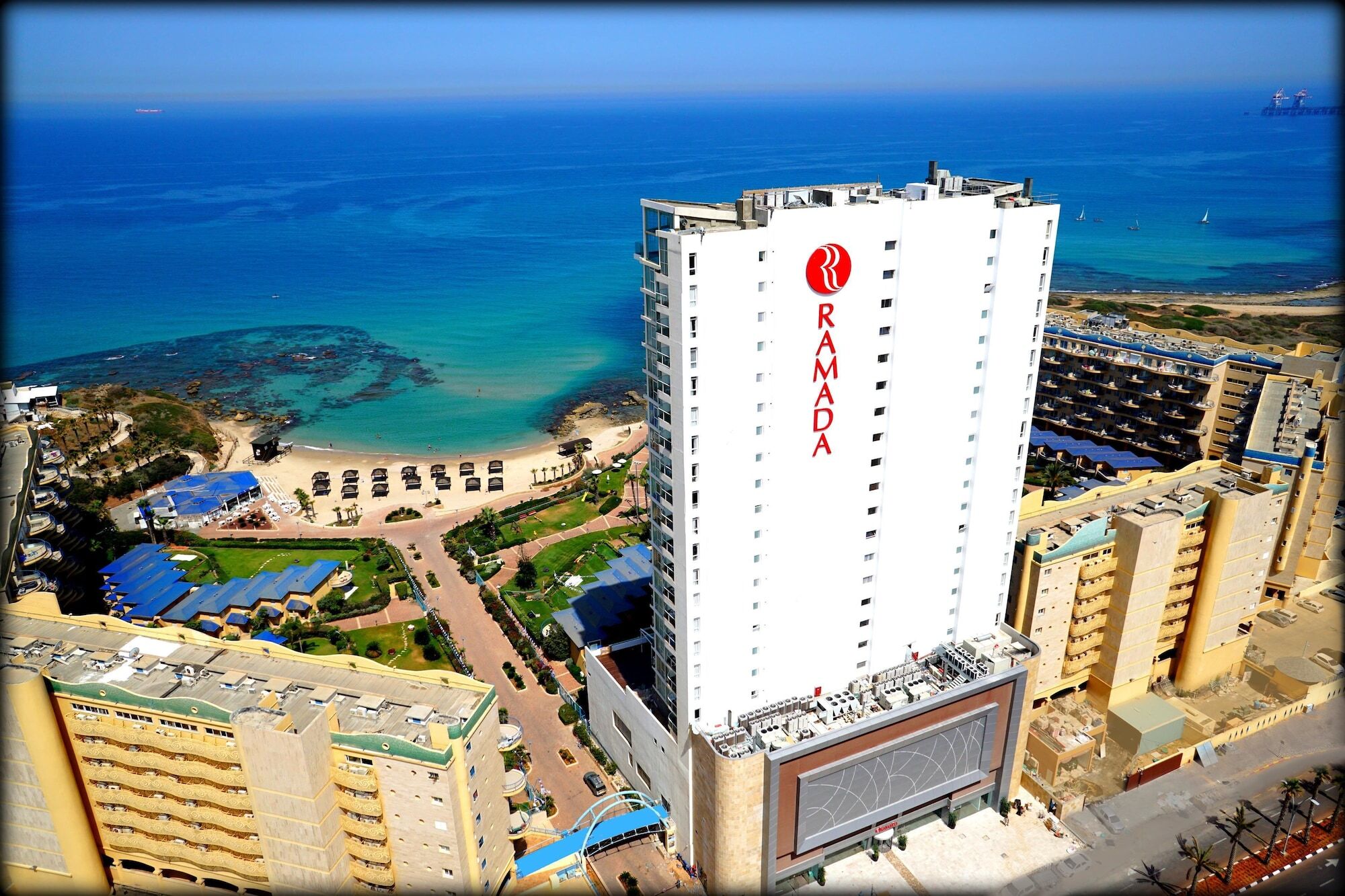 Ramada Resort Hadera Beach Esterno foto