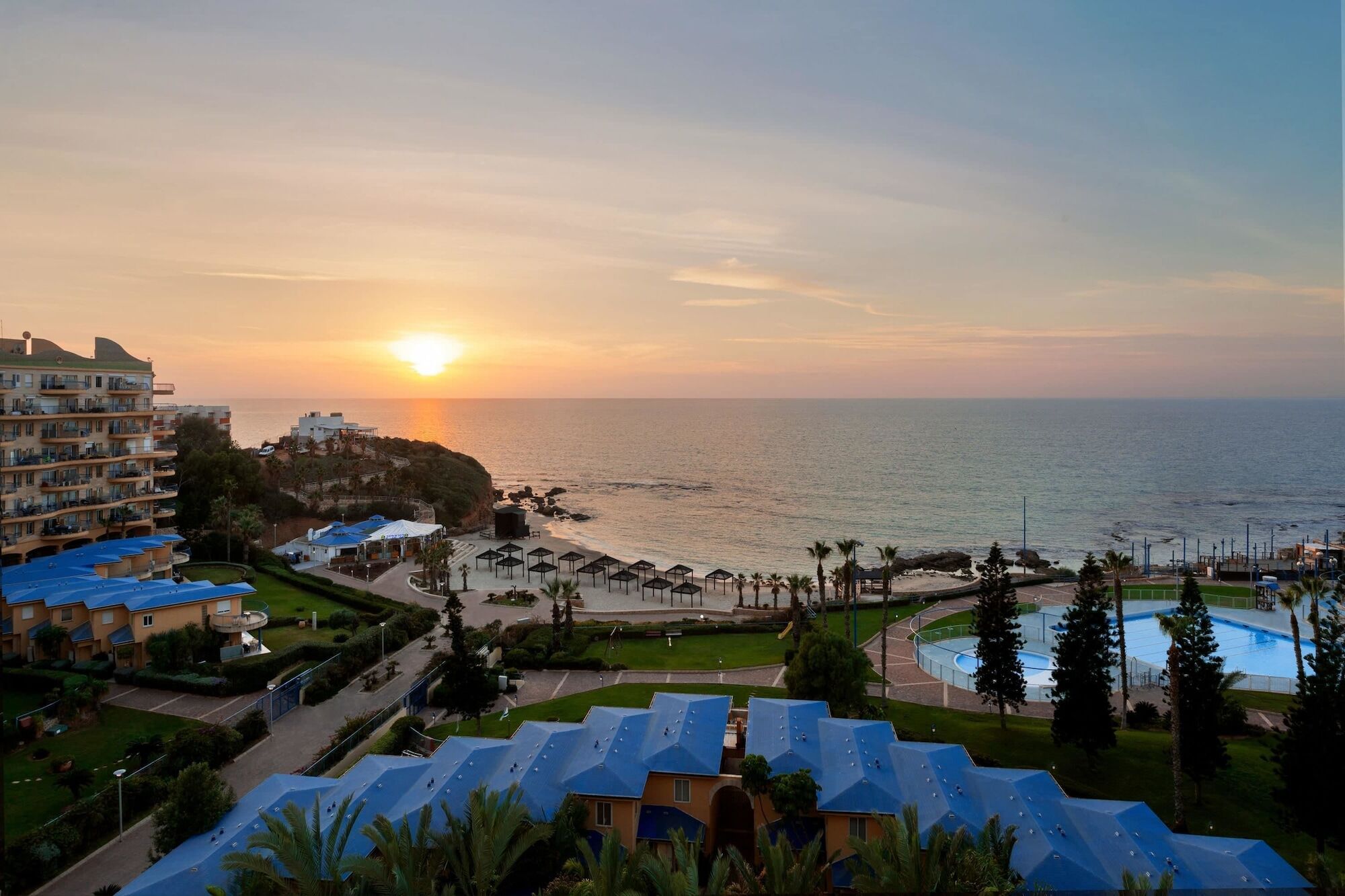 Ramada Resort Hadera Beach Esterno foto